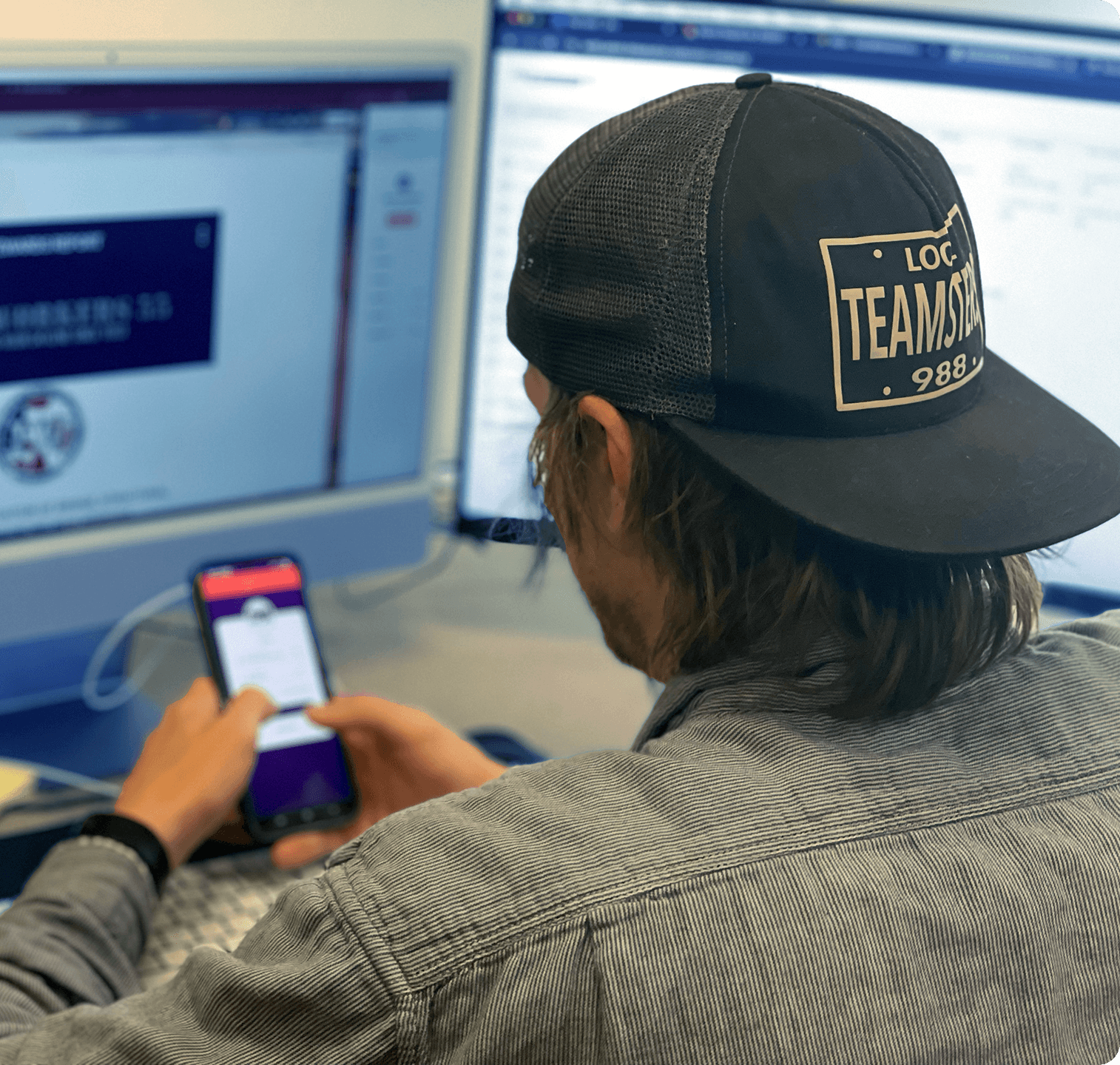 LinkedUnion engineers monitoring website performance