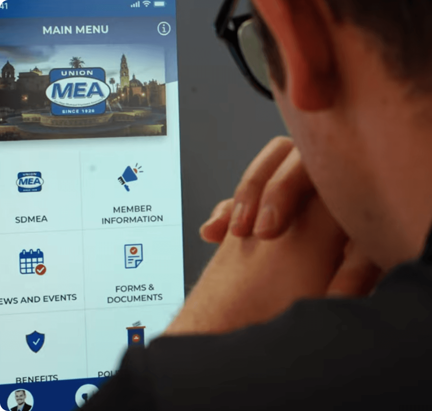 LinkedUnion support team helping a member